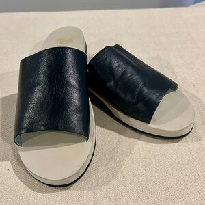 France’s Valentine Black leather cloud slide sandals size 9.5 B